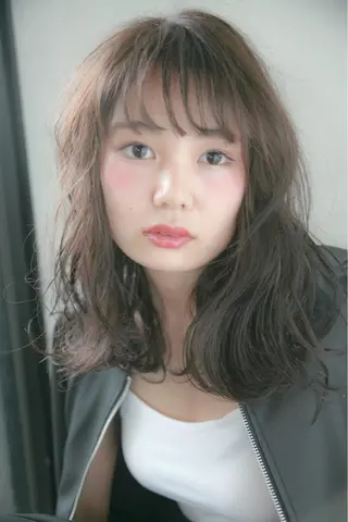 セミロング 髪質改善縮毛矯正 専門店のヘアスタイル
