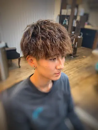ショート パーマ メンズ 二本木 秀成のヘアスタイル