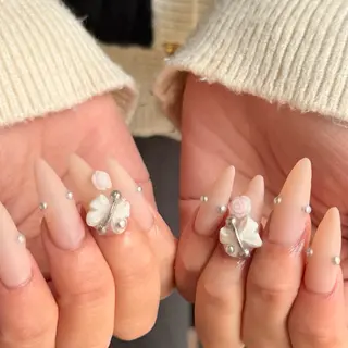 ミディアム 小川 柚香のネイルデザイン