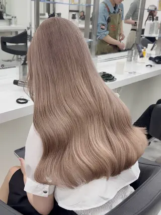 ロング カラー 🖤ハイトーン× レイヤー🖤SARAのヘアスタイル