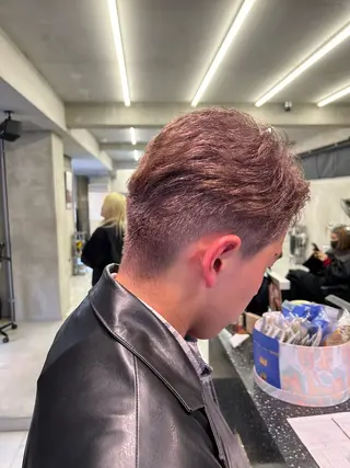 ショート カラー メンズ ハイライト/白髪ぼか し/臼田さりな🌹のヘアスタイル