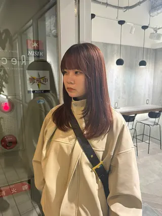 セミロング カラー ヘアアレンジ 🫧umu.🫧韓国 /レイヤー/ハッシュのヘアスタイル