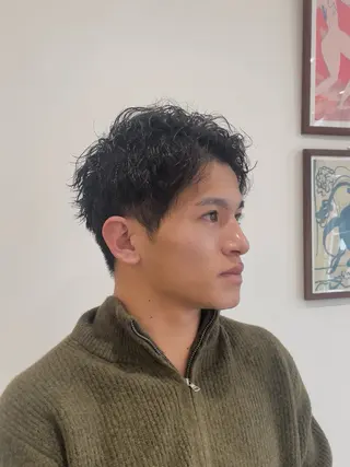 ショート 岡田 駿也のヘアスタイル