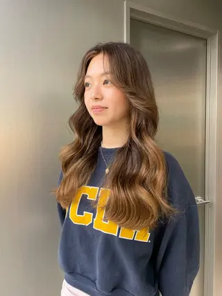 ロング 🫧バレイヤージュ/ ハイトーン/ミズキのヘアスタイル