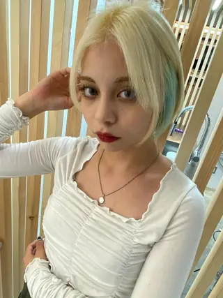 カラー サイレント美容師 アイリィのヘアスタイル