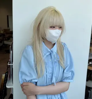 ミディアム カラー 大阪ウルフカット ハッシュカットのヘアスタイル