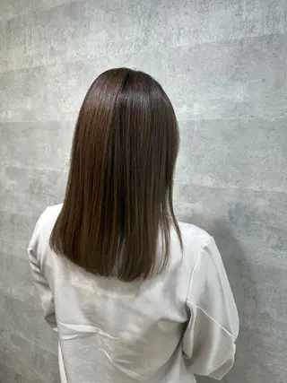 セミロング カラー U-ra NAMIのヘアスタイル