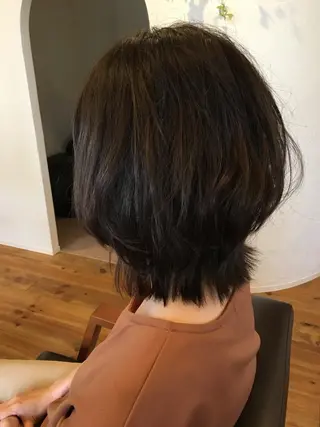 ミディアム 井上 真利のヘアスタイル