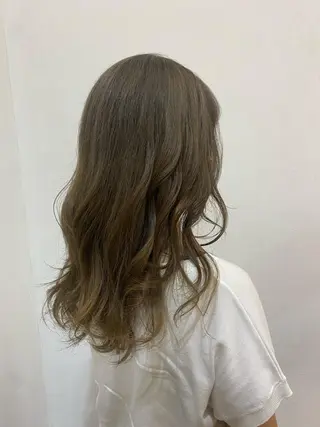 ロング カラー Ashanti 磯崎のヘアスタイル