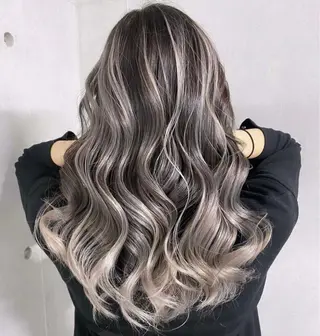 カラー 草島 友樹のヘアスタイル