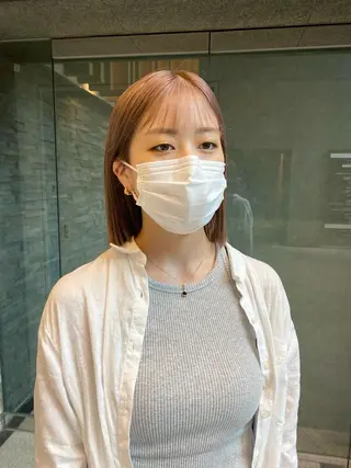 ショート カラー パーマ ヘアアレンジ ネイル マツエク・マツパ デザインカラー/ボブ ブリーチカラー/ユリのヘアスタイル