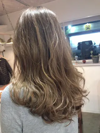 セミロング カラー レイヤーカット匠 イソザキノリユキのヘアスタイル