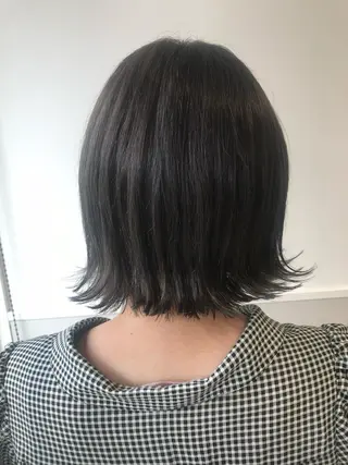 ミディアム カラー 小栗 麻衣のヘアスタイル