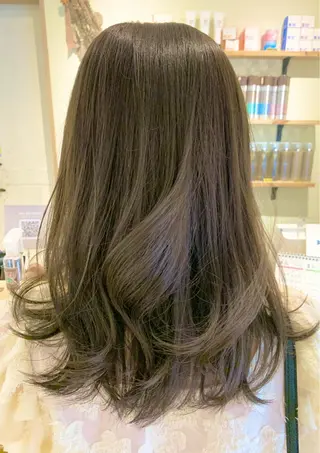 ミディアム NEWI 京橋 【yoko】のヘアスタイル