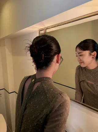 ミディアム カラー ヘアアレンジ レイヤーカット🐩 透明感カラー モカのヘアスタイル