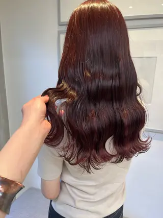 セミロング カラー カジュアルを女っぽく 𝗮𝘆𝗮𝗰𝗼のヘアスタイル