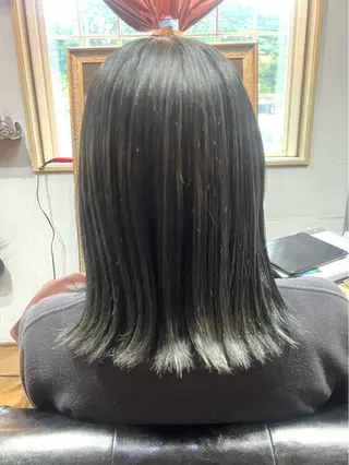 セミロング カラー ホシヤ ナオのヘアスタイル