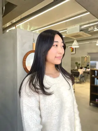 ロング 谷口 瑠愛のヘアスタイル