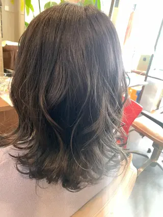 セミロング カラー coupe ciseauxのヘアスタイル