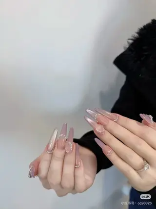 ネイル 🌈 Laule'aのネイルデザイン