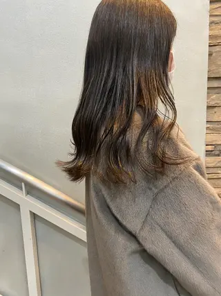 セミロング 艶カラー　宮﨑 蒼のヘアスタイル