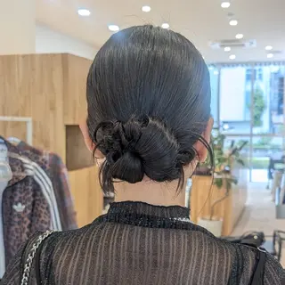 セミロング ヘアアレンジ 彩桜/艶カラー/小顔 に見せるカット✂のヘアスタイル