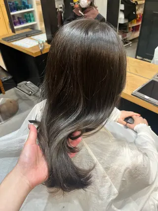 セミロング カラー 透明感カラー ｜ベー ジュ｜齊藤ひなののヘアスタイル