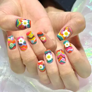 ネイル 【OKIKA】 らん🦖🌈🧡のマツエク・マツパデザイン