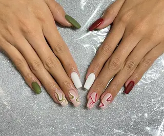 ネイル VIERU 🌈🎀💖のネイルデザイン