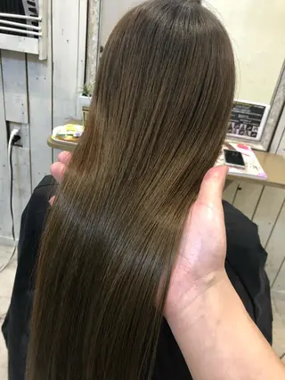 ロング 韓国レイヤー外国人風 透明感カラー髪質改善のヘアスタイル