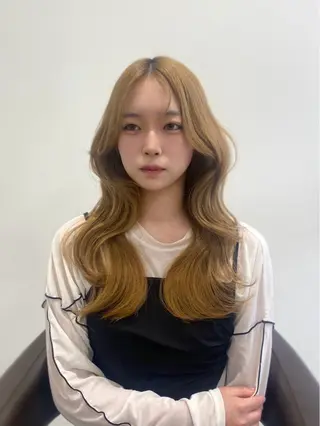 セミロング 岡山 愛のヘアスタイル