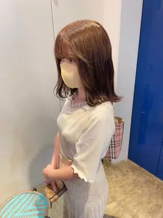 ミディアム カラー MIOベージュカラー 柔らかいカラーのヘアスタイル