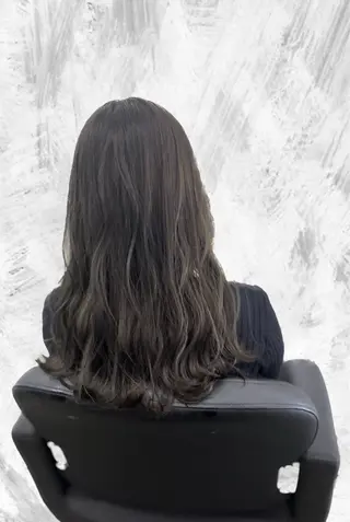 ロング 岡田 瞬のヘアスタイル