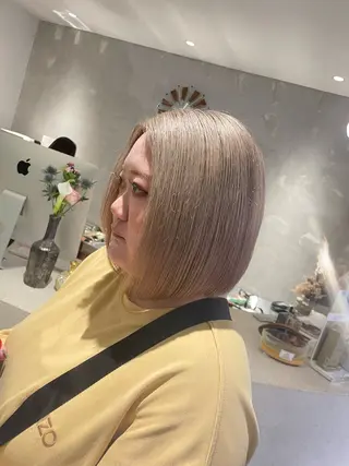 ショート 柔らかレイヤー× 透け感カラー/SUのヘアスタイル