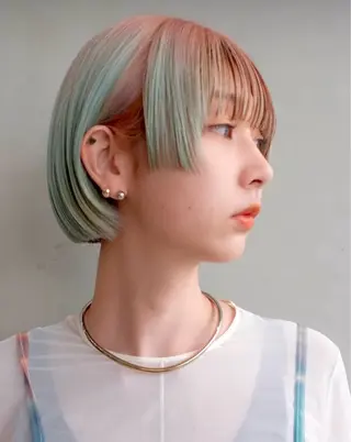 ミディアム コウ チホウのヘアスタイル