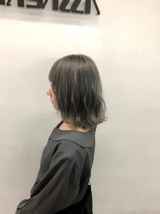 ショート カラー 東條 克義のヘアスタイル
