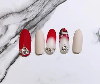 ネイル VIERU 🌈🎀💖のネイルデザイン