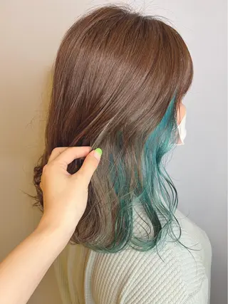 セミロング カラー 宮原 佳苗のヘアスタイル