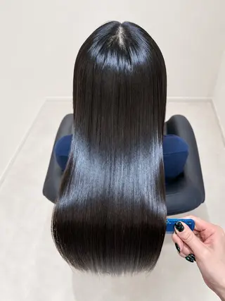 ロング Emuest心斎橋 SAKIのヘアスタイル