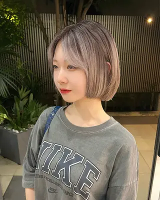 ショート カラー 抜きっぱなしブロンド /ハイトーン/カナタのヘアスタイル