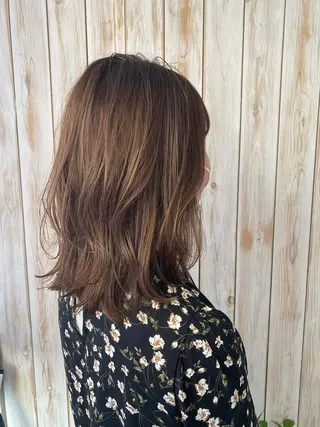 ミディアム 野原 ひかるのヘアスタイル