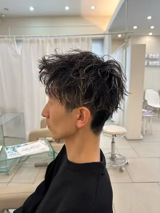 メンズ メンズ特化/メンズ パーマ/ハイトーンのヘアスタイル