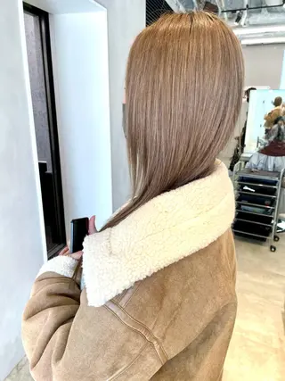 ロング カラー カット・ブリーチ TAIGAのヘアスタイル