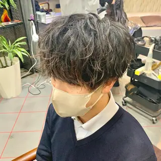 ショート メンズ 【扱いやすいパーマ】 眞鍋拓己のヘアスタイル