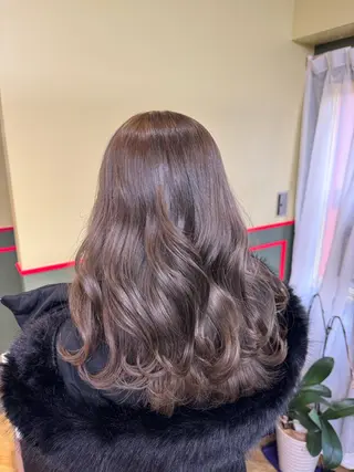 ロング カラー 米倉 麻衣のヘアスタイル