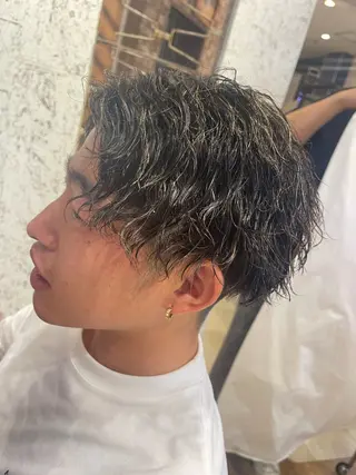 カラー パーマ メンズ 折本 遥希のヘアスタイル