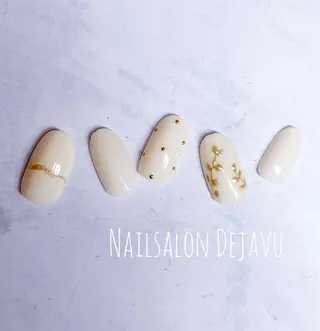 ネイル Nail salon Dejavu 🌿のネイルデザイン
