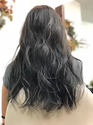 ロング カラー ヘアと眉Otsuka Hikari💆‍♀のヘアスタイル