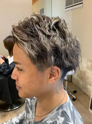 ショート カラー メンズ 大久保 隆蔵のヘアスタイル