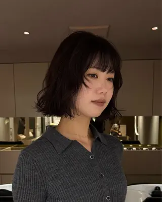 ショート カラー Akari暖色カラー /レイヤーカットのヘアスタイル